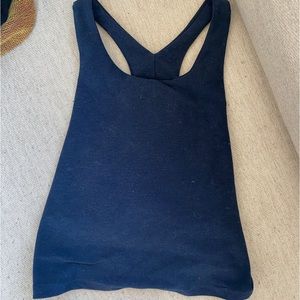 beyond yoga spacedye cropped tank in nocturnal navy